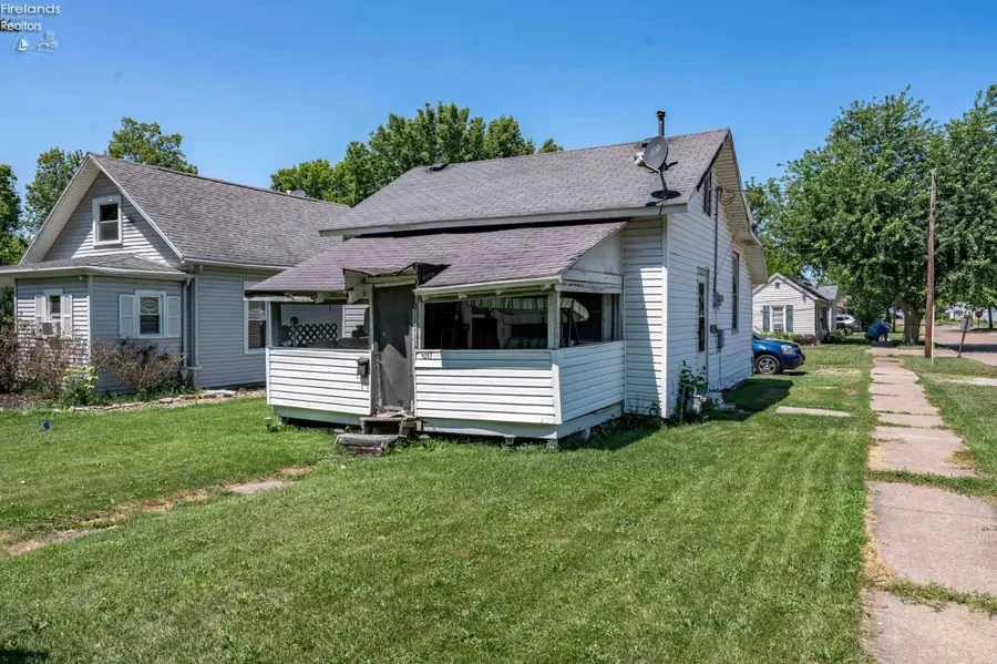 1017 E State Street, Port Clinton, OH 43452 - #3