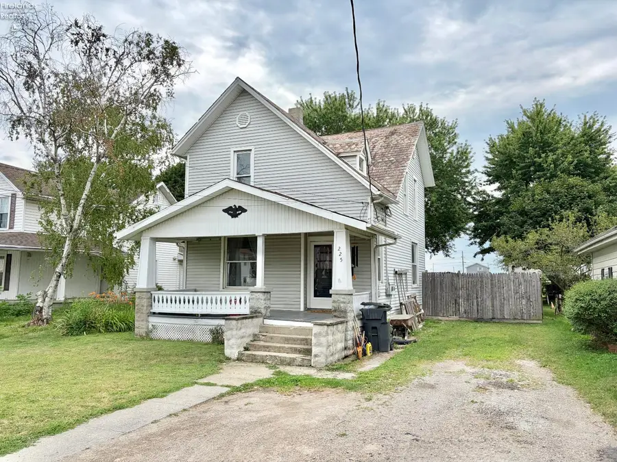 225 Broad Street, Bellevue, OH 44811 - #3