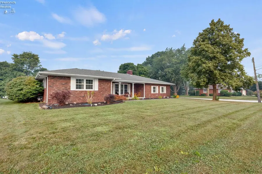 749 Riverside Drive, Woodville, OH 43469 - #2