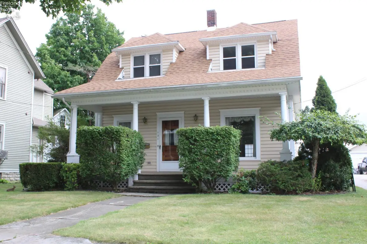 131 Ashford Avenue, Bellevue, OH 44811 - #1