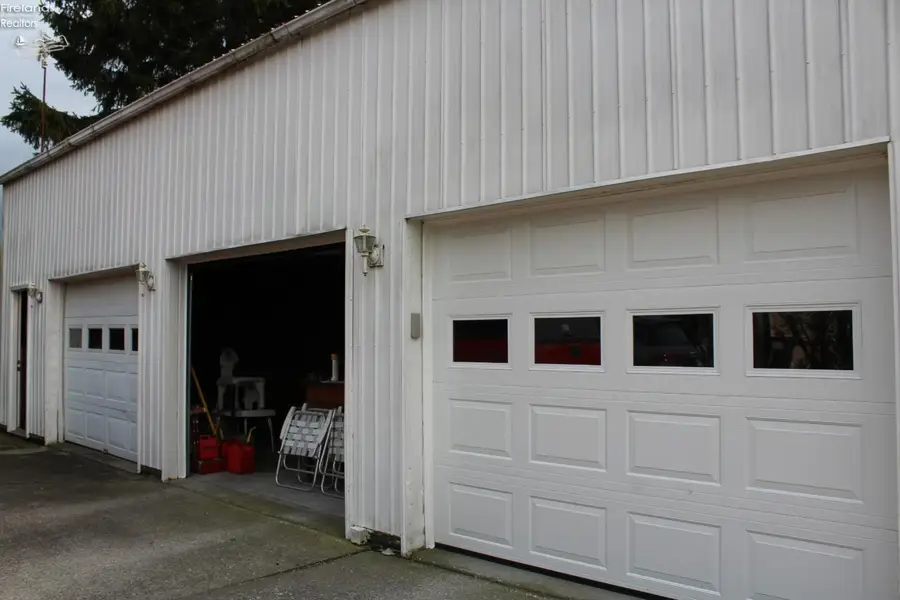 131 Ashford Avenue, Bellevue, OH 44811 - #2