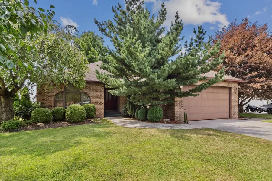 838 Bellaire Drive, Bellevue, OH 44811 - #2