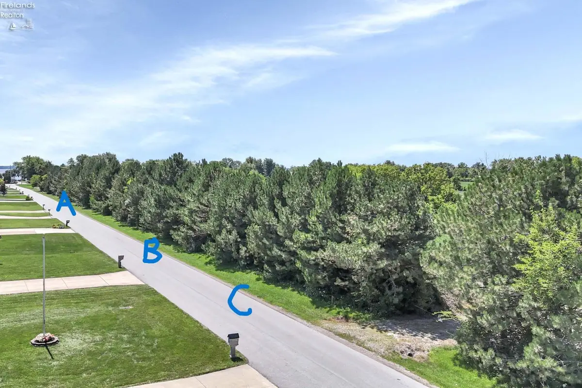 1880 S Danielle Drive, Marblehead, OH 43440 - #1