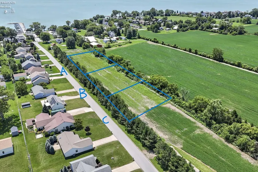 1880 S Danielle Drive, Marblehead, OH 43440 - #2