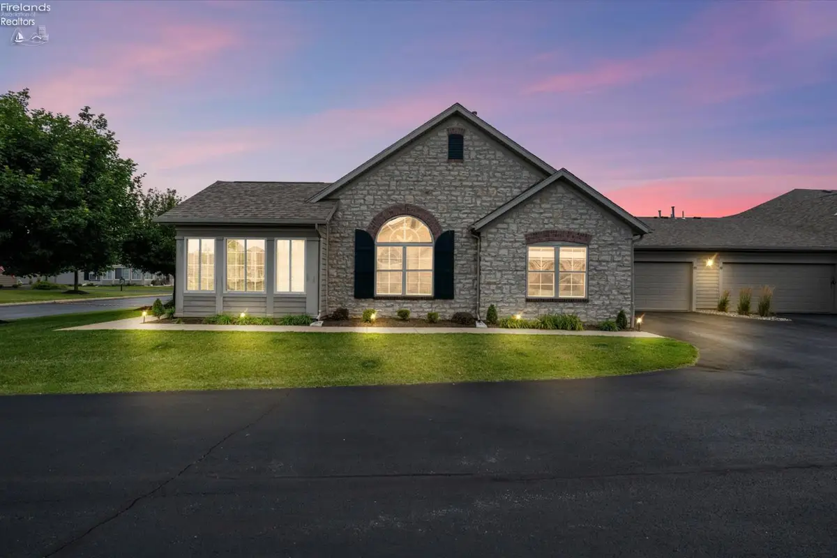 2749 N Canterbury #D, Port Clinton, OH 43452 - #1