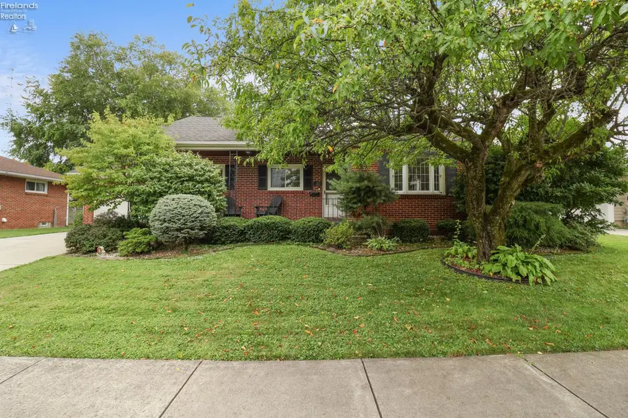 311 Albina Drive, Bellevue, OH 44811 - #2