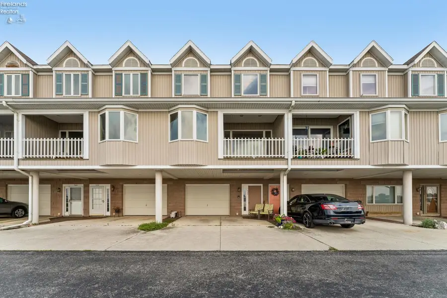 544 Nantucket Drive, Sandusky, OH 44870 - #2
