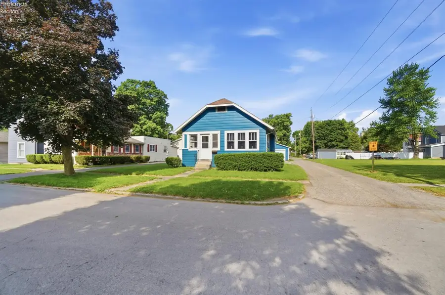 615 S Wood Street, Fostoria, OH 44830 - #3