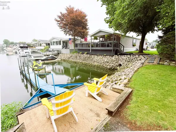 1600 N Harbor Crossing Road, Marblehead, OH 43440