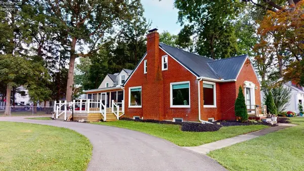 805 Maplewood, Willard, OH 44890