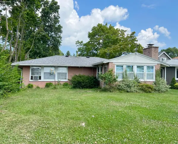 1920 S Bay Drive, Port Clinton, OH 43452