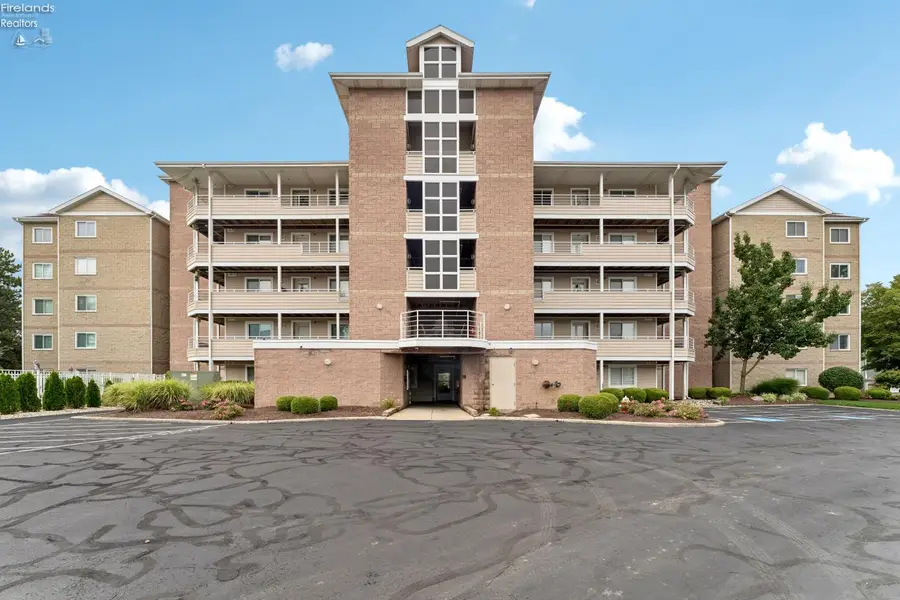 24 Marina Point Drive, Sandusky, OH 44870 - #2