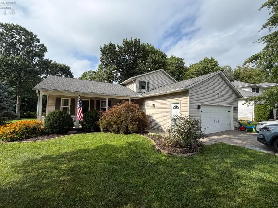 876 Moss Canyon Drive, Amherst, OH 44001 - #2