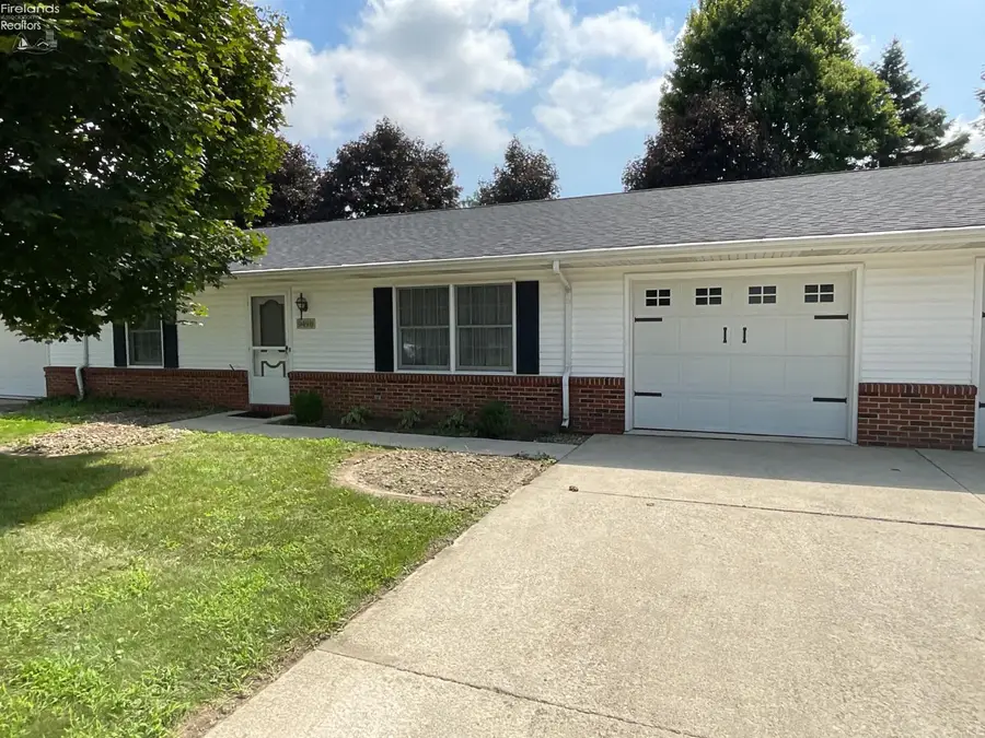 949 Tucker Lane #B, Fremont, OH 43420 - #3