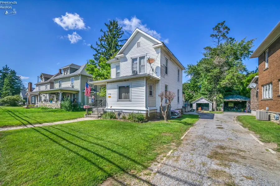 1011 E Main Street, Bellevue, OH 44811 - #2