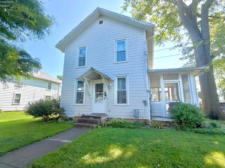 606 N Sandusky Street, Bellevue, OH 44811 - #2
