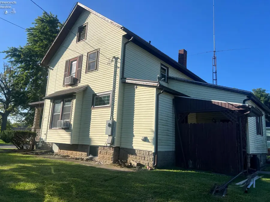 1024 Tiffin Street, Fremont, OH 43420 - #3