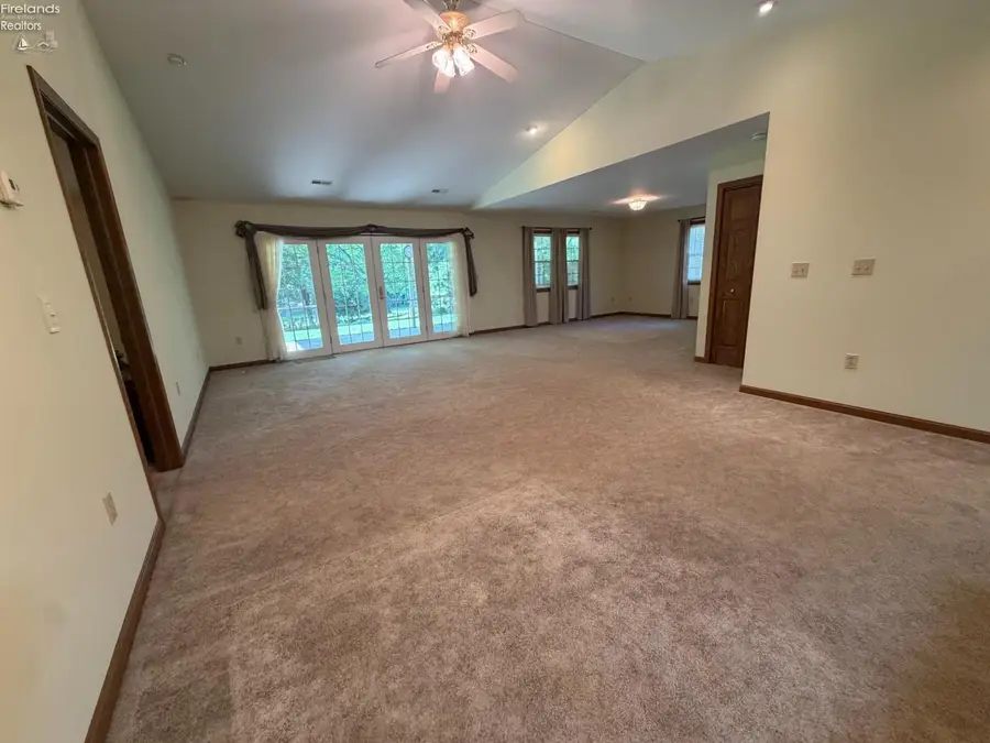 19 Ridgewood Drive, Norwalk, OH 44857 - #3