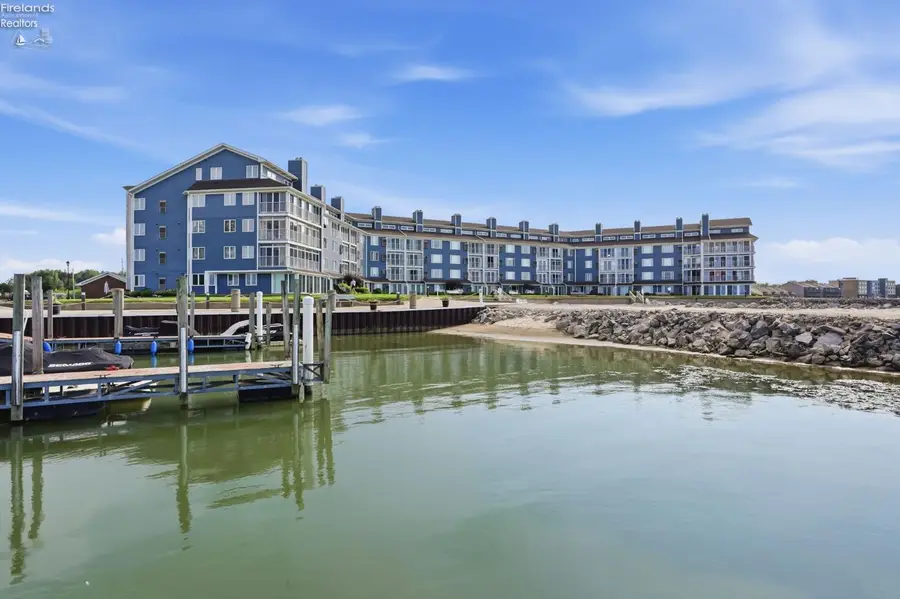 1909 E Harbor Road #302 W, Port Clinton, OH 43452 - #2