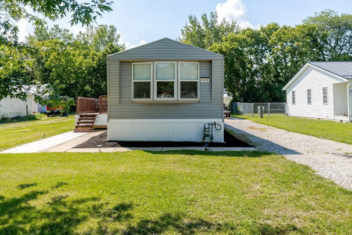1828 S Bay Drive, Port Clinton, OH 43452 - #1