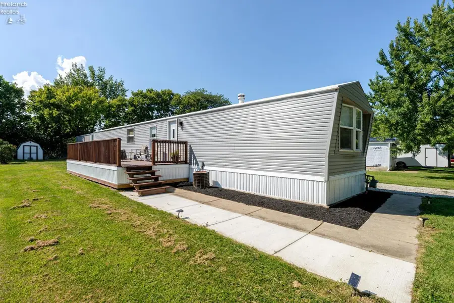 1828 S Bay Drive, Port Clinton, OH 43452 - #2