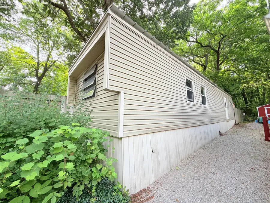 8786 North Shore Boulevard #29, Marblehead, OH 43440 - #3