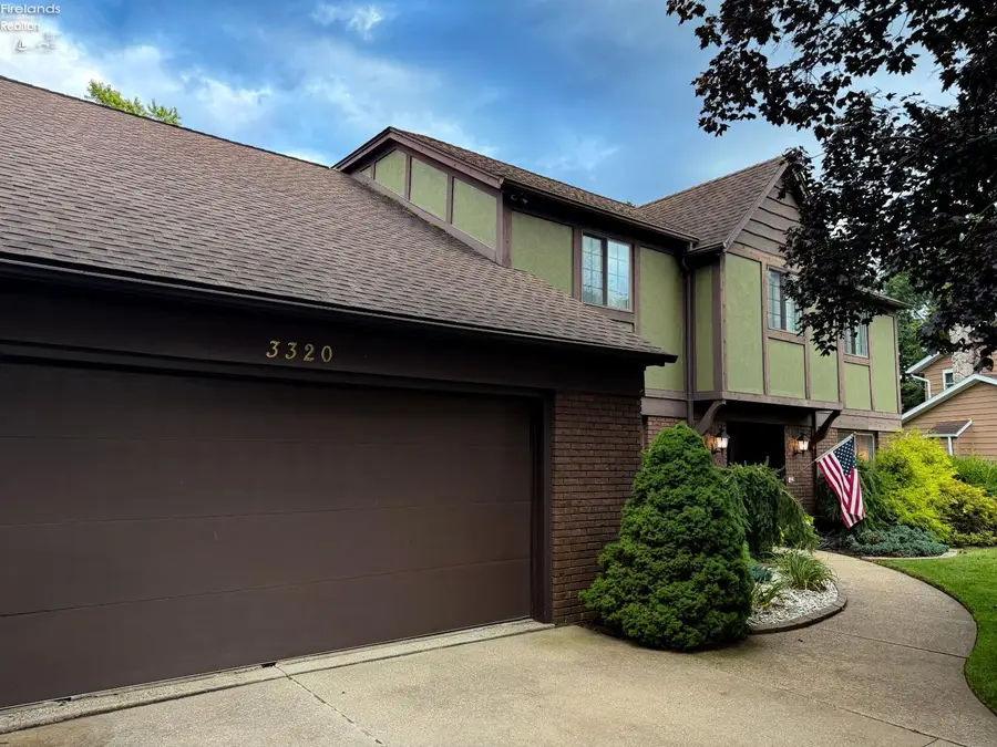 3320 E Stoneway Drive, Sandusky, OH 44870 - #2