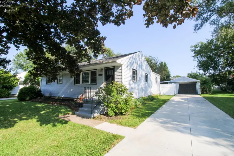 202 W Strub Road, Sandusky, OH 44870 - #3