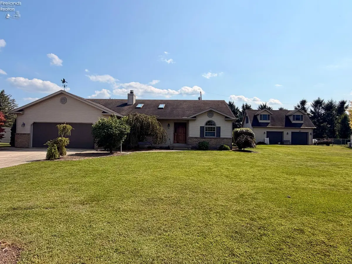 41 W Adams Drive, Fremont, OH 43420 - #1