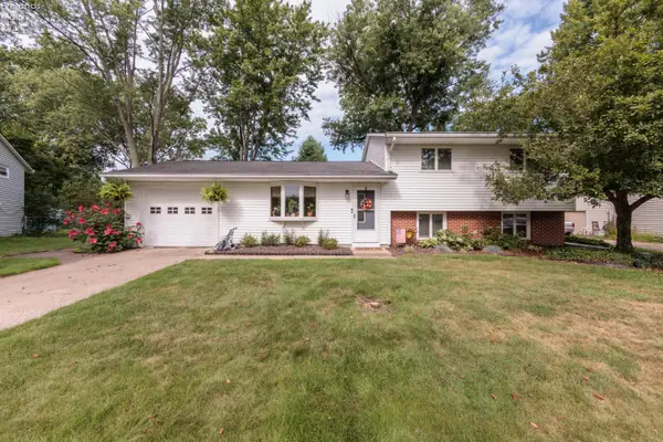 5029 Oakview Drive, Vermilion, OH 44089