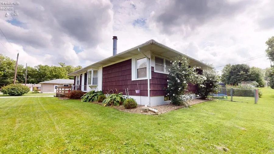 320 E Long Street, Willard, OH 44890 - #3
