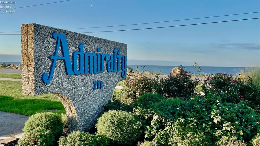 711 W Lakeshore Drive #407, Port Clinton, OH 43452 - #2