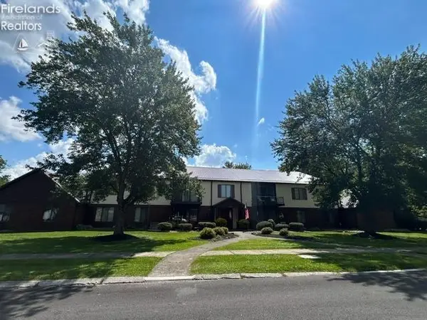 105 River Bend Dr #4, Norwalk, OH 44857