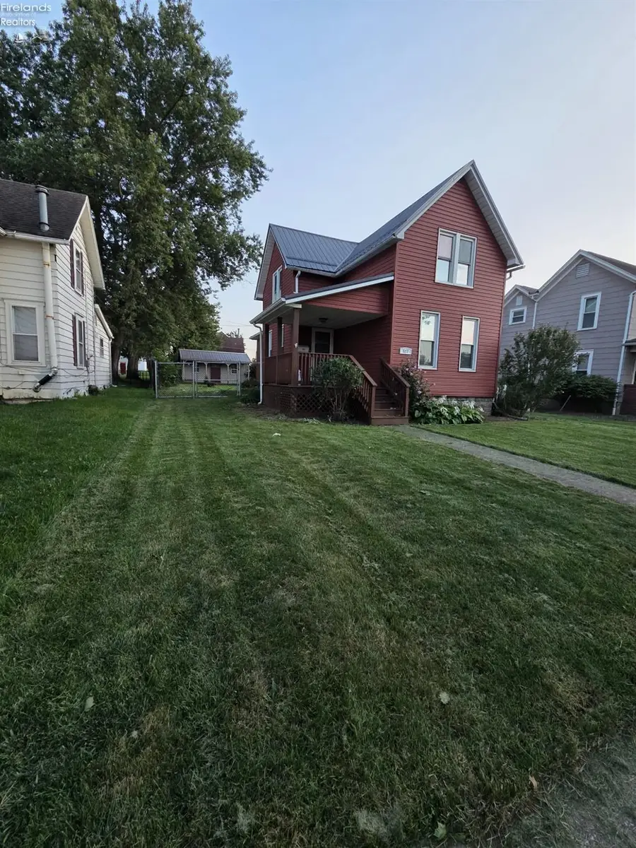 527 Woodland Avenue, Willard, OH 44890 - #2