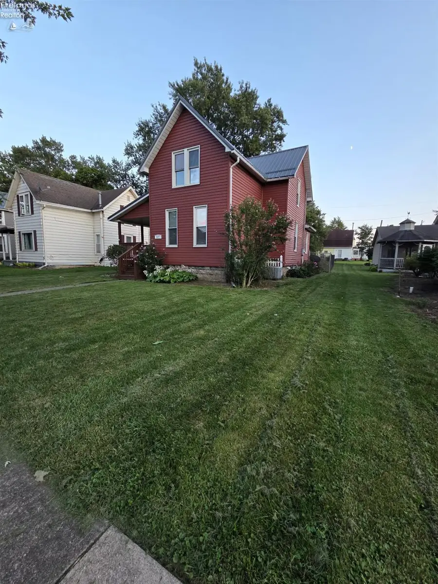 527 Woodland Avenue, Willard, OH 44890 - #3