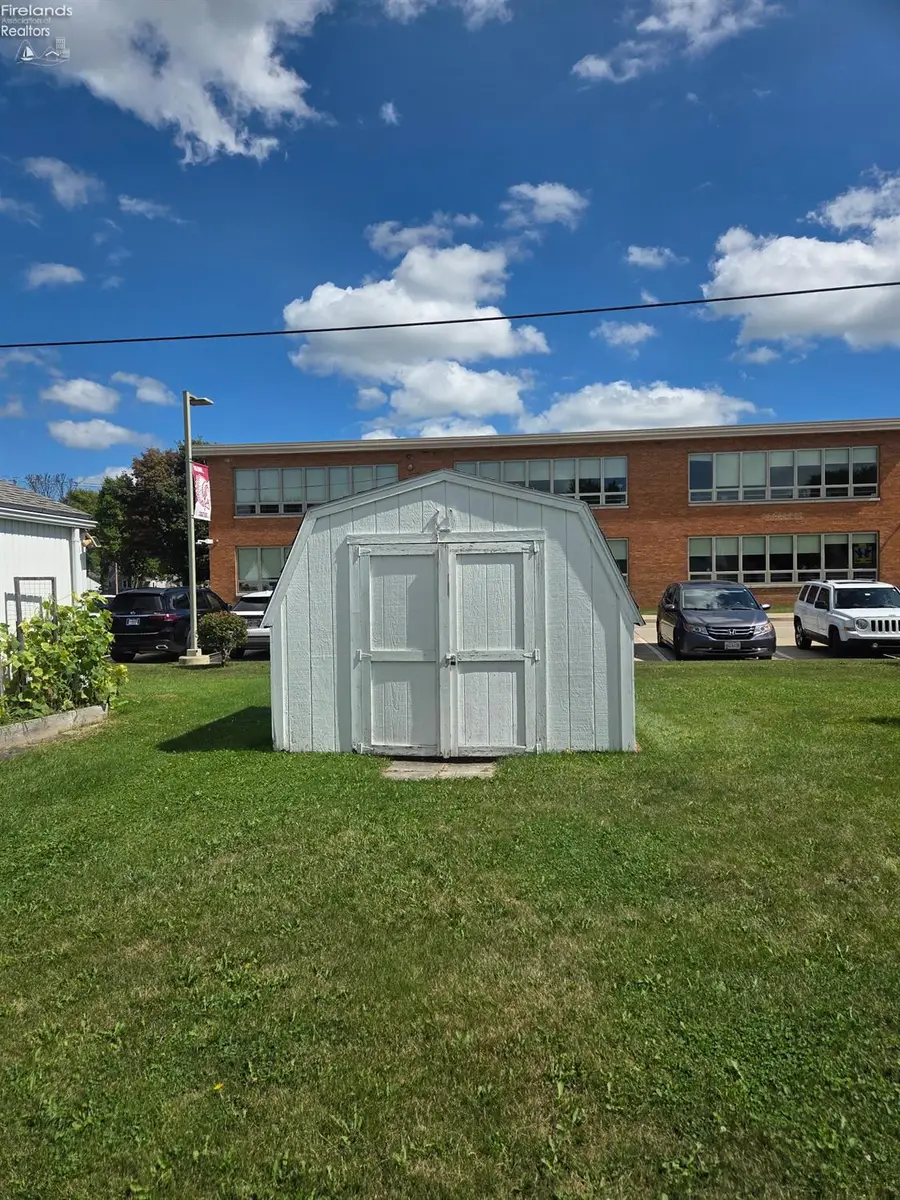609 Clinton Street, Port Clinton, OH 43452 - #3