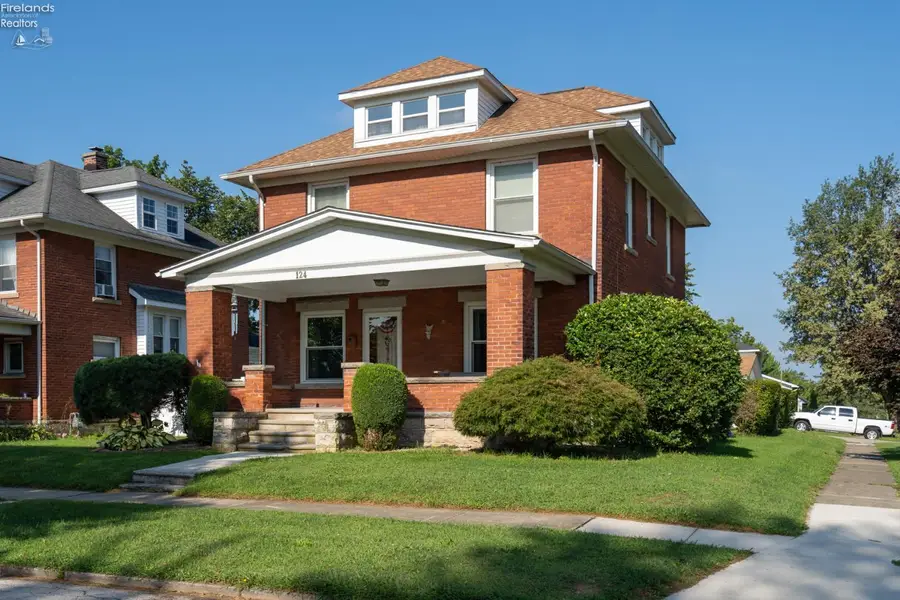 124 N Prospect Street, Fremont, OH 43420 - #3