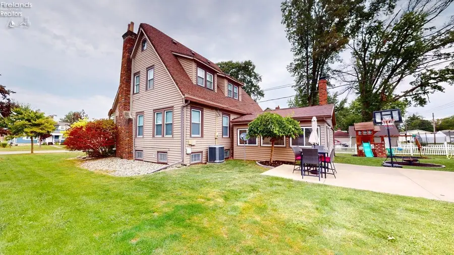 913 S Myrtle, Willard, OH 44890 - #2