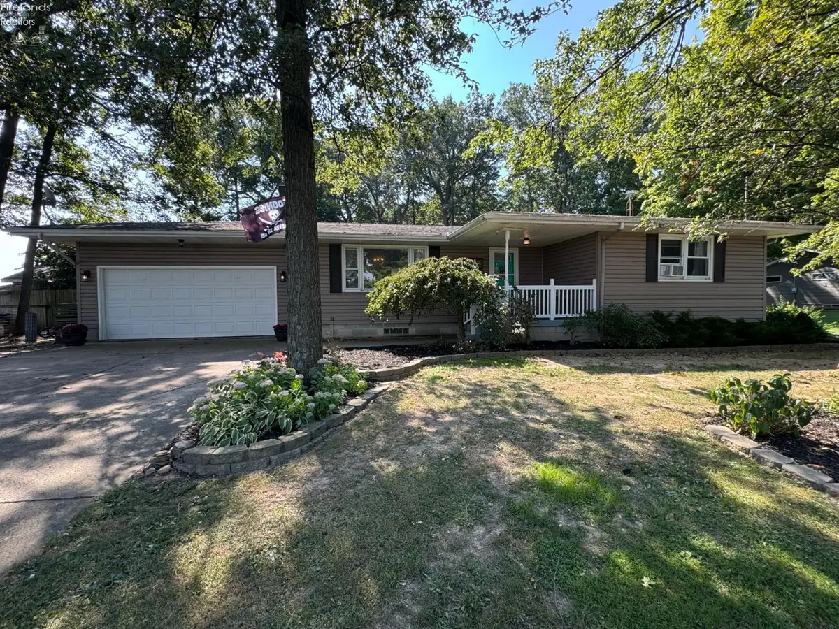 5685 Young Road, Bellevue, OH 44811 - #1