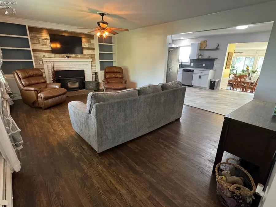 5685 Young Road, Bellevue, OH 44811 - #2