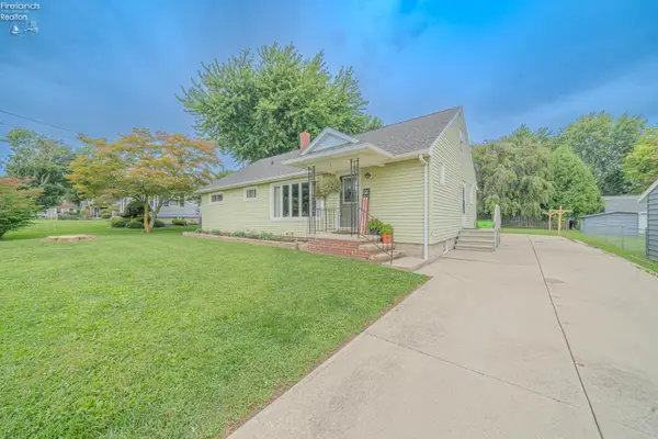 1514 W Cole Road, Fremont, OH 43420