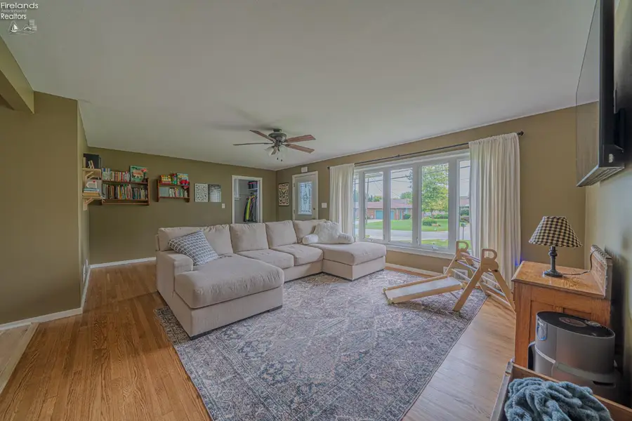 1514 W Cole Road, Fremont, OH 43420 - #2