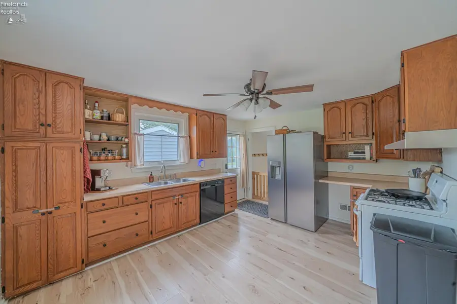 1514 W Cole Road, Fremont, OH 43420 - #3