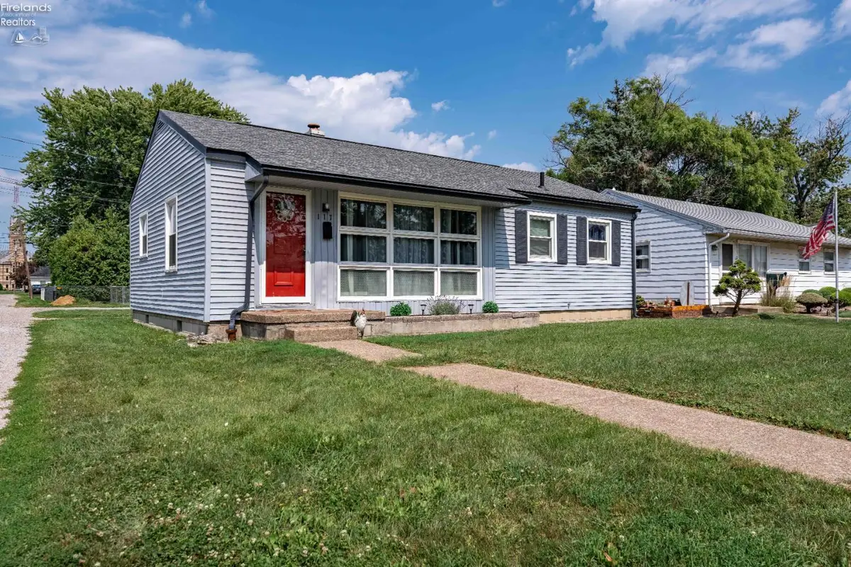 117 E 6th Street, Port Clinton, OH 43452 - #1
