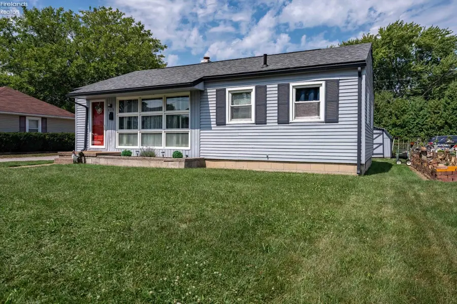 117 E 6th Street, Port Clinton, OH 43452 - #3