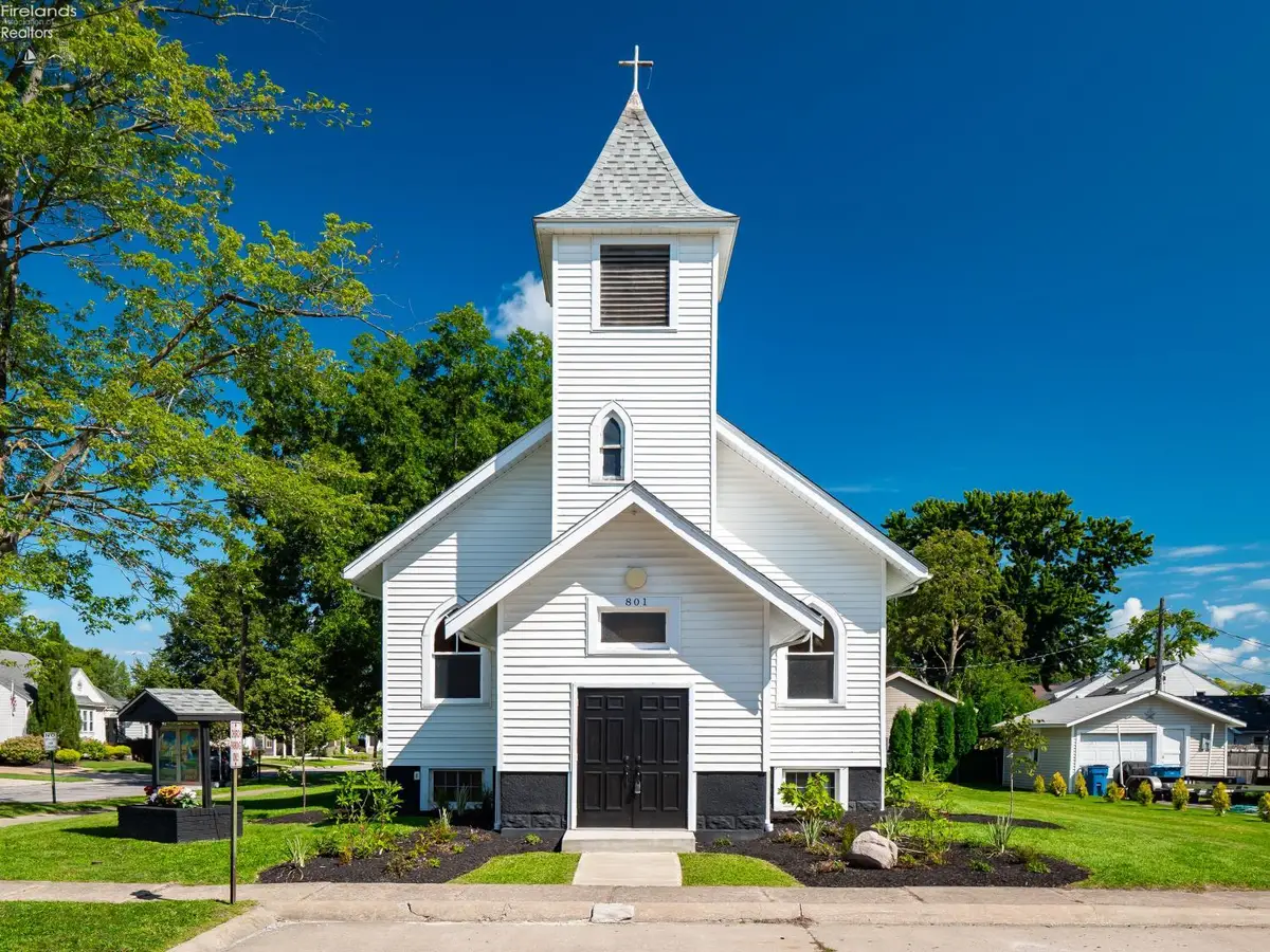 801 E 3rd Street, Port Clinton, OH 43452 - #1