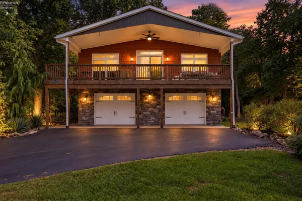 3175 S Memorial Shoreway Drive, Marblehead, OH 43440