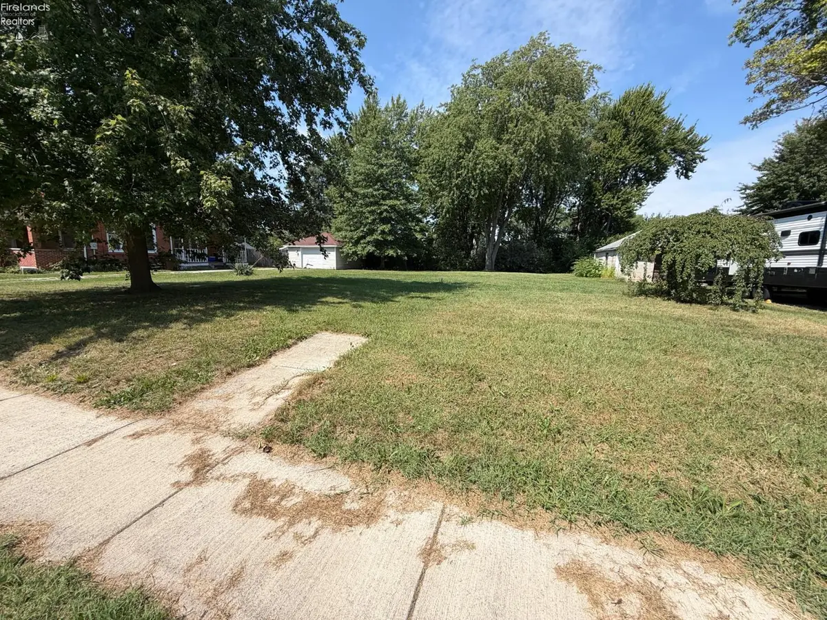 429 W Cherry Street, Clyde, OH 43410 - #1