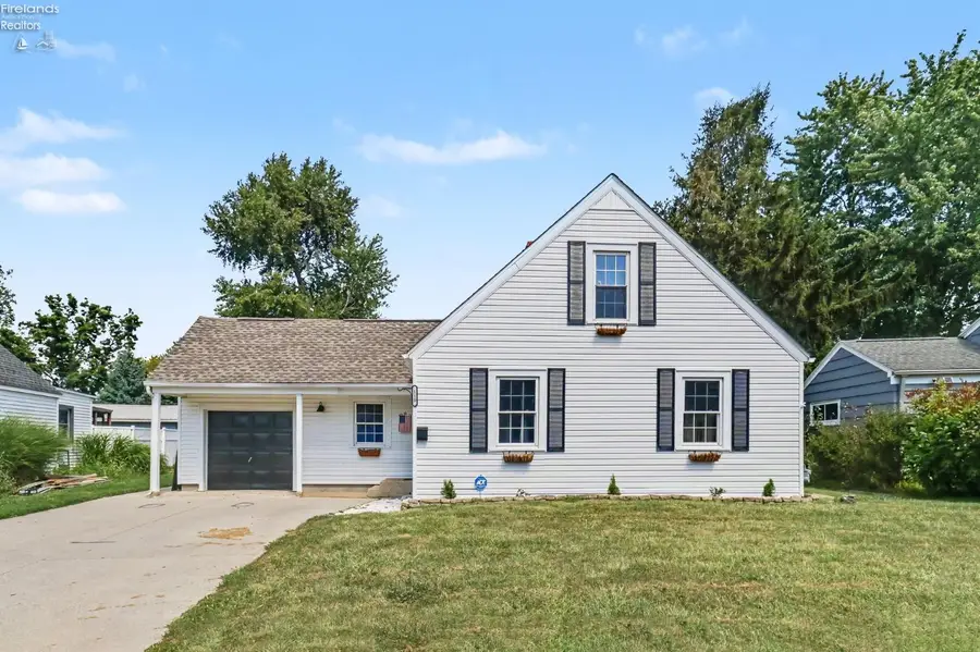 110 Shumaker Drive, Bellevue, OH 44811 - #2