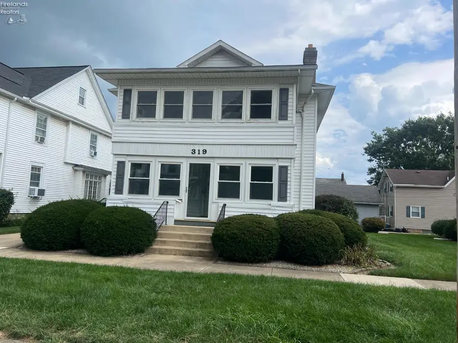 319 S Arch Street, Fremont, OH 43420 - #2